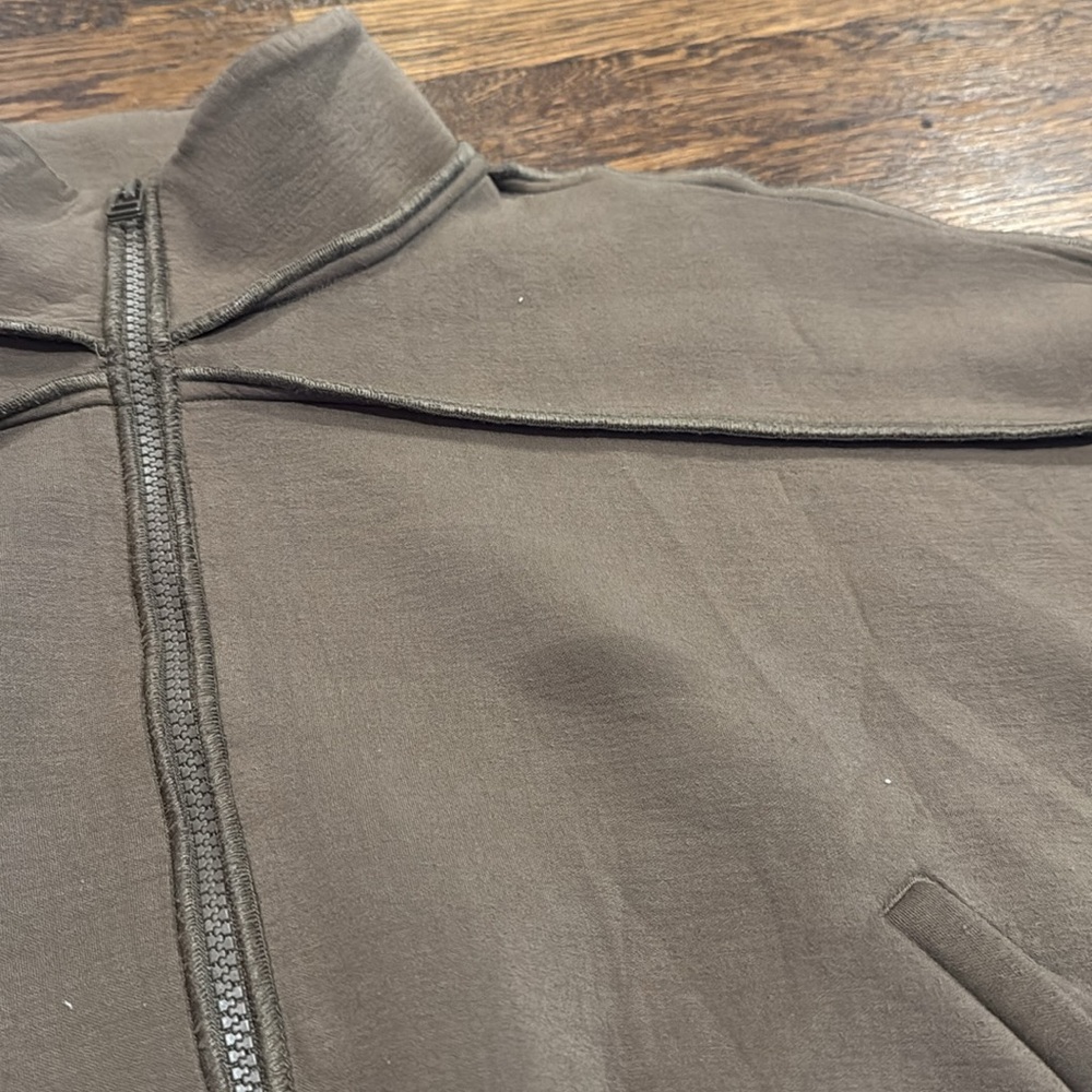 Devon Windsor Olive Women’s Stormi Zip Sweatshirt - Picture 9 of 11